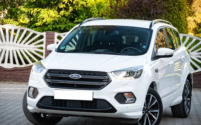 Ford Kuga cena 69990 przebieg: 93000, rok produkcji 2018 z Nowe Warpno małe 631